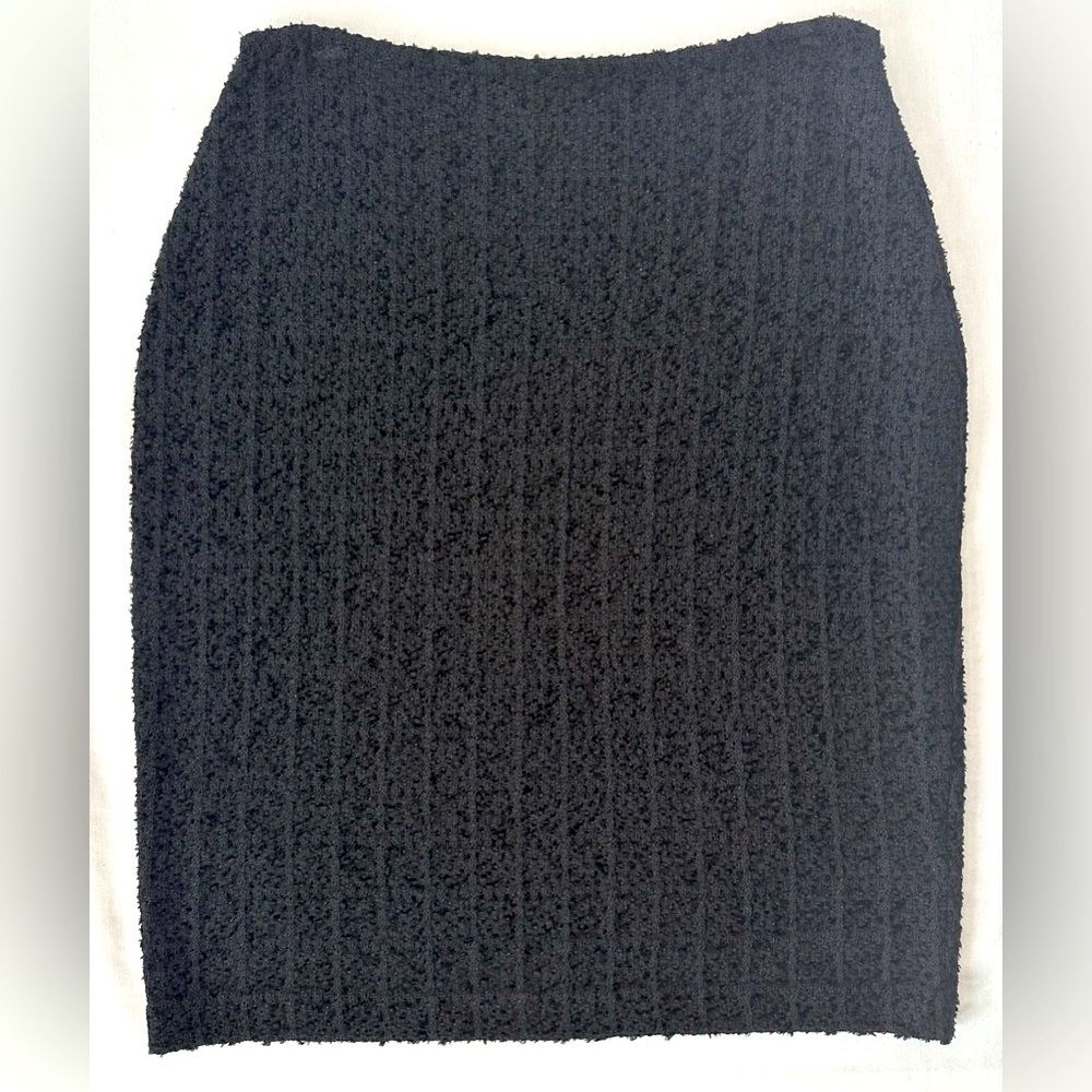 St. John Knee Length Woven Pencil Skirt, Size 6